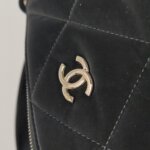 Chanel Quilted Calfskin CC Shoulder Bag (Шанель) — фото 23