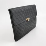Chanel Quilted Calfskin CC Clutch (Шанель) — фото 3