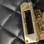Chanel Quilted Lambskin CC Clutch (Шанель) — фото 12