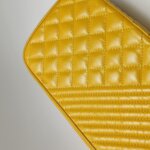 Chanel Quilted Waxed Calfskin Crossbody (Шанель) — фото 25