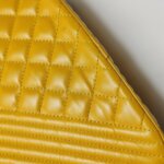 Chanel Quilted Waxed Calfskin Crossbody (Шанель) — фото 27