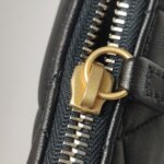 Chanel Quilted Lambskin CC Shoulder Bag (Шанель) — фото 10