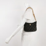 Chanel Quilted Lambskin CC Shoulder Bag (Шанель) — фото 2