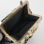Chanel Quilted Waxed Calfskin Crossbody (Шанель) — фото 7
