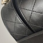 Chanel Quilted Lambskin CC Crossbody (Шанель) — фото 24