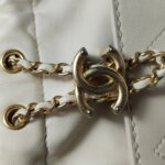 Chanel Quilted Lambskin CC Shoulder Bag (Шанель) — фото 13