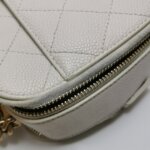 Chanel Quilted Calfskin CC Crossbody (Шанель) — фото 24