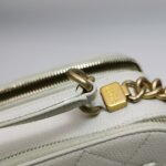 Chanel Quilted Calfskin CC Crossbody (Шанель) — фото 29