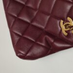 Chanel Quilted Lambskin CC Shoulder Bag (Шанель) — фото 16