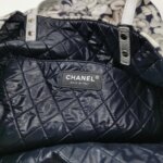 Chanel Printed Nylon Shoulder Bag (Шанель) — фото 8