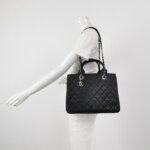 Chanel Quilted Calfskin CC Shoulder Bag (Шанель) — фото 2