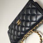 Chanel Quilted Lambskin CC Crossbody (Шанель) — фото 22