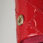 Chanel Quilted Patent CC Shoulder Bag (Шанель) — фото 10
