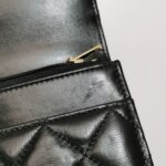 Chanel Quilted Lambskin CC Crossbody (Шанель) — фото 18