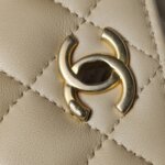 Chanel Quilted Lambskin CC Crossbody (Шанель) — фото 16
