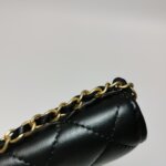 Chanel Quilted Lambskin Shoulder Bag (Шанель) — фото 12