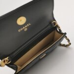Chanel Quilted Lambskin Shoulder Bag (Шанель) — фото 7