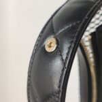 Chanel Lambskin CC Handbag (Шанель) — фото 13